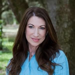 Meet your Posher, Mireya